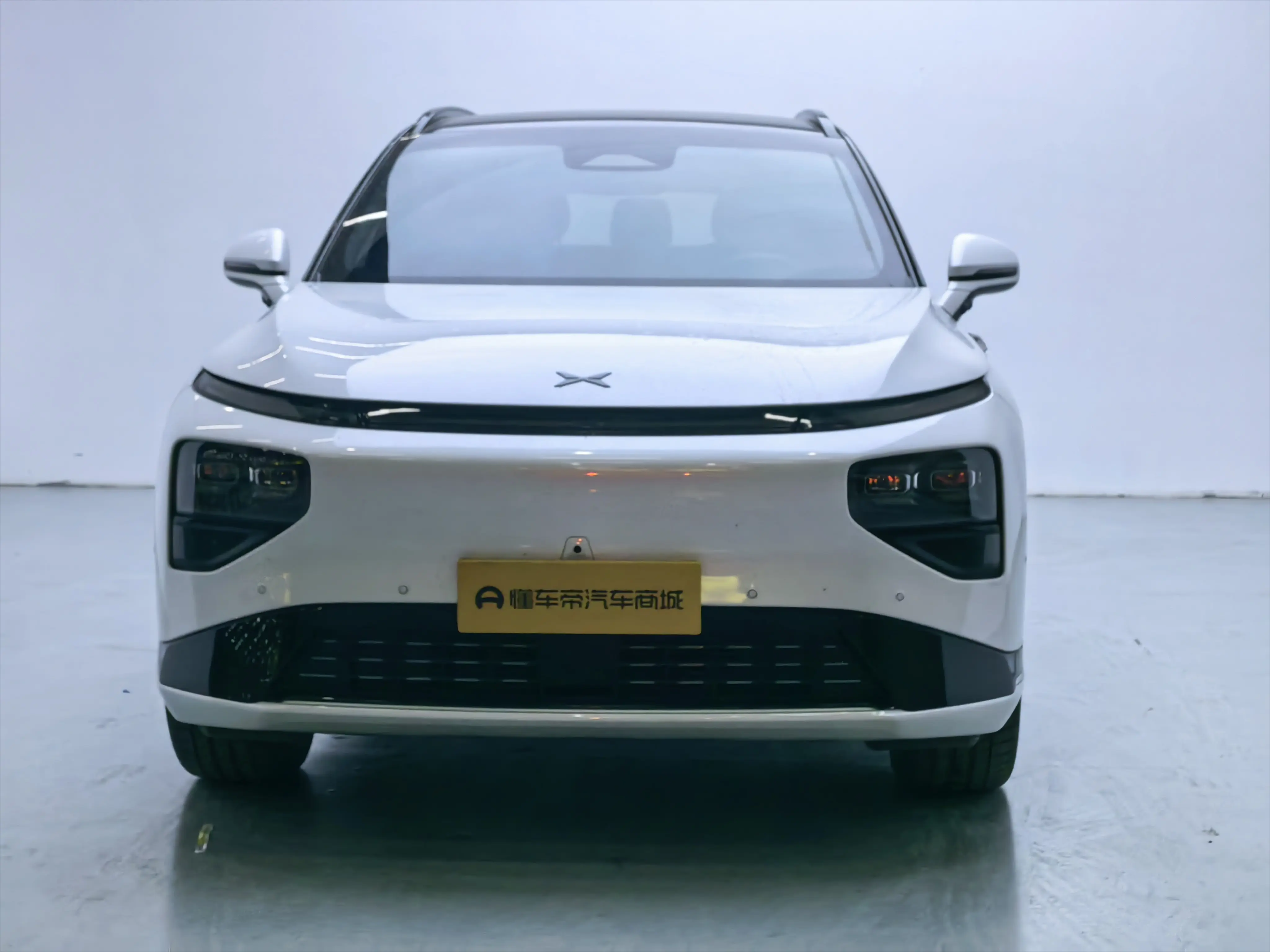 Xpeng G9  из Китая