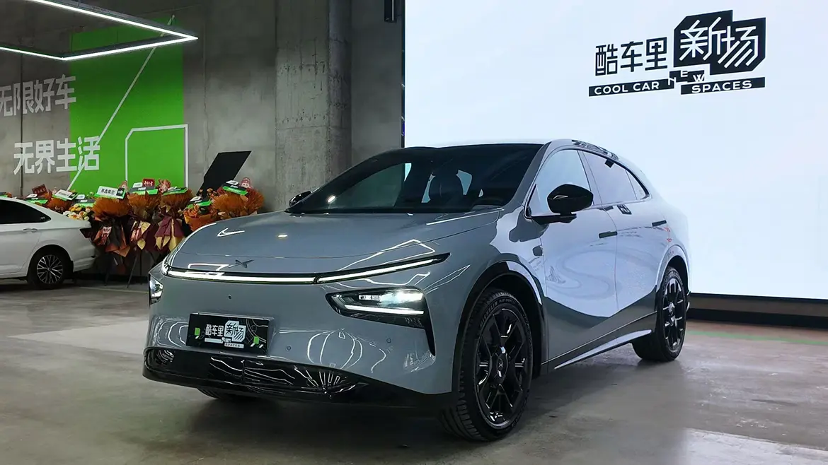 Xpeng G7  из Китая