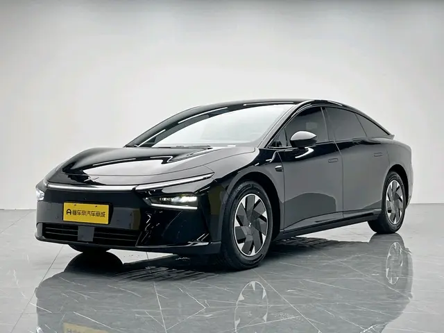 Xpeng P7+  из Китая