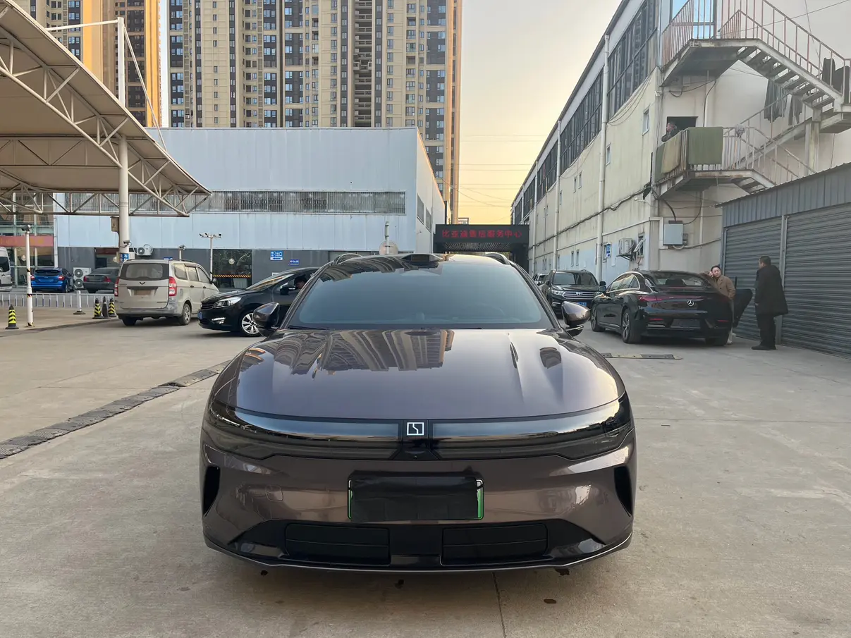 ZEEKR 007GT  из Китая