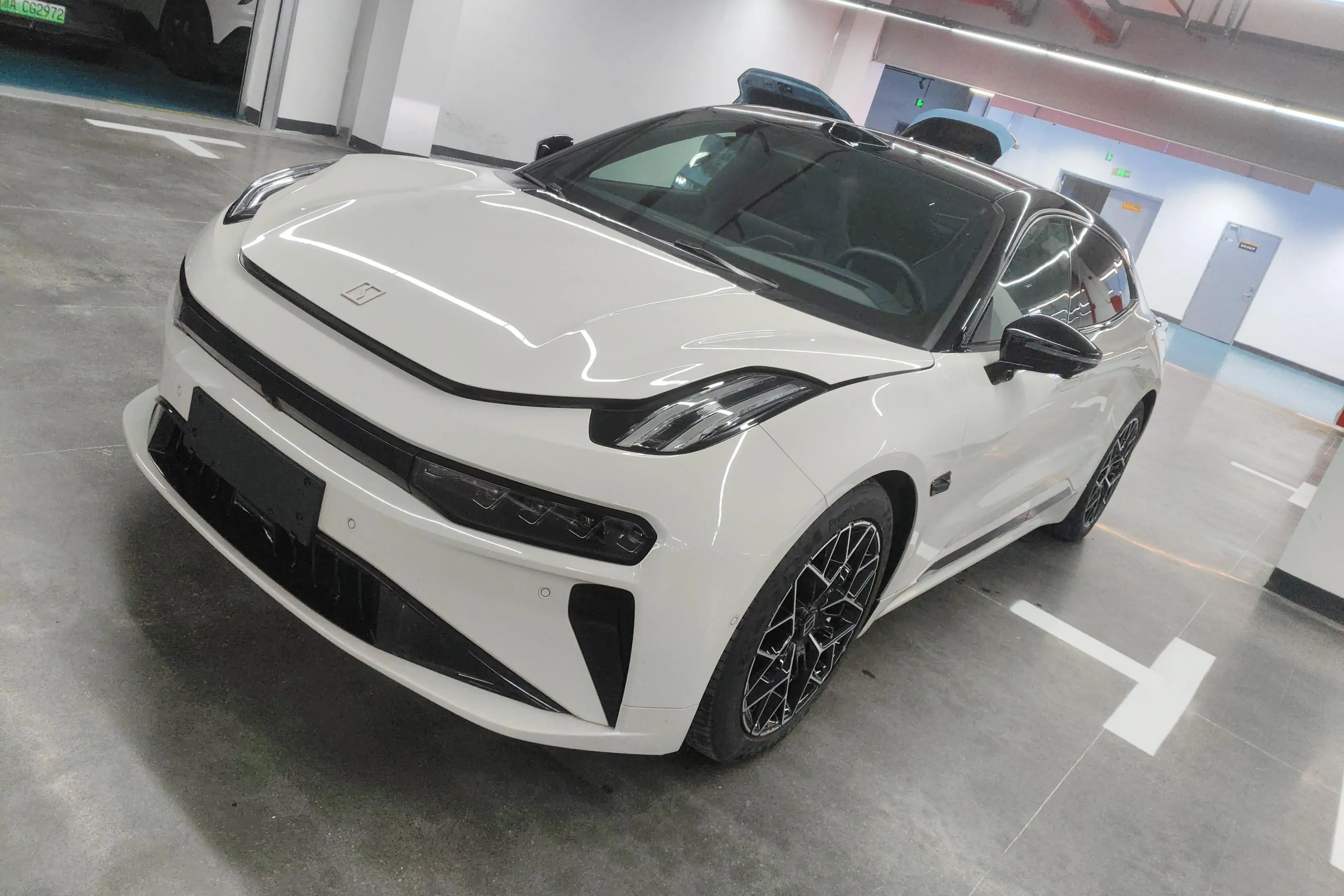 ZEEKR 001  из Китая