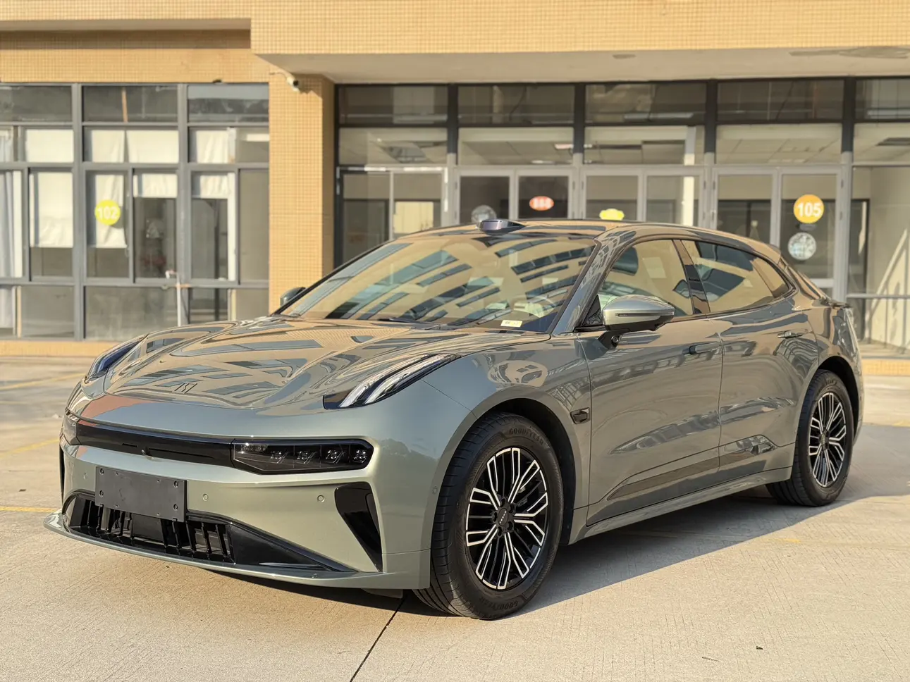 ZEEKR 001  из Китая