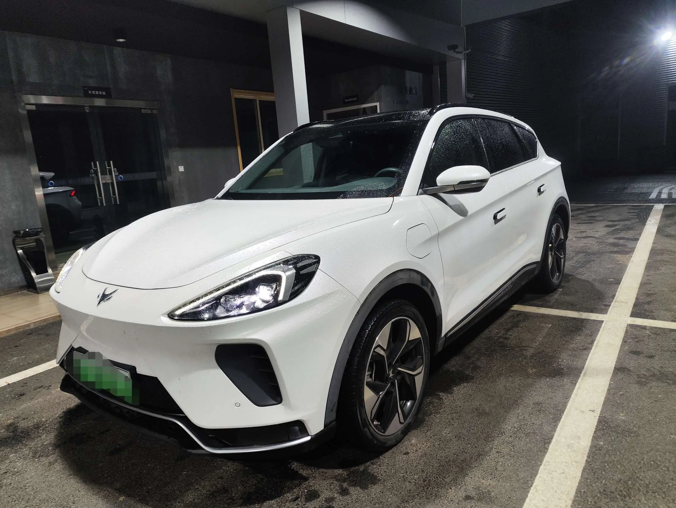 ARCFOX Extreme Fox Extreme Fox Alpha T  из Китая