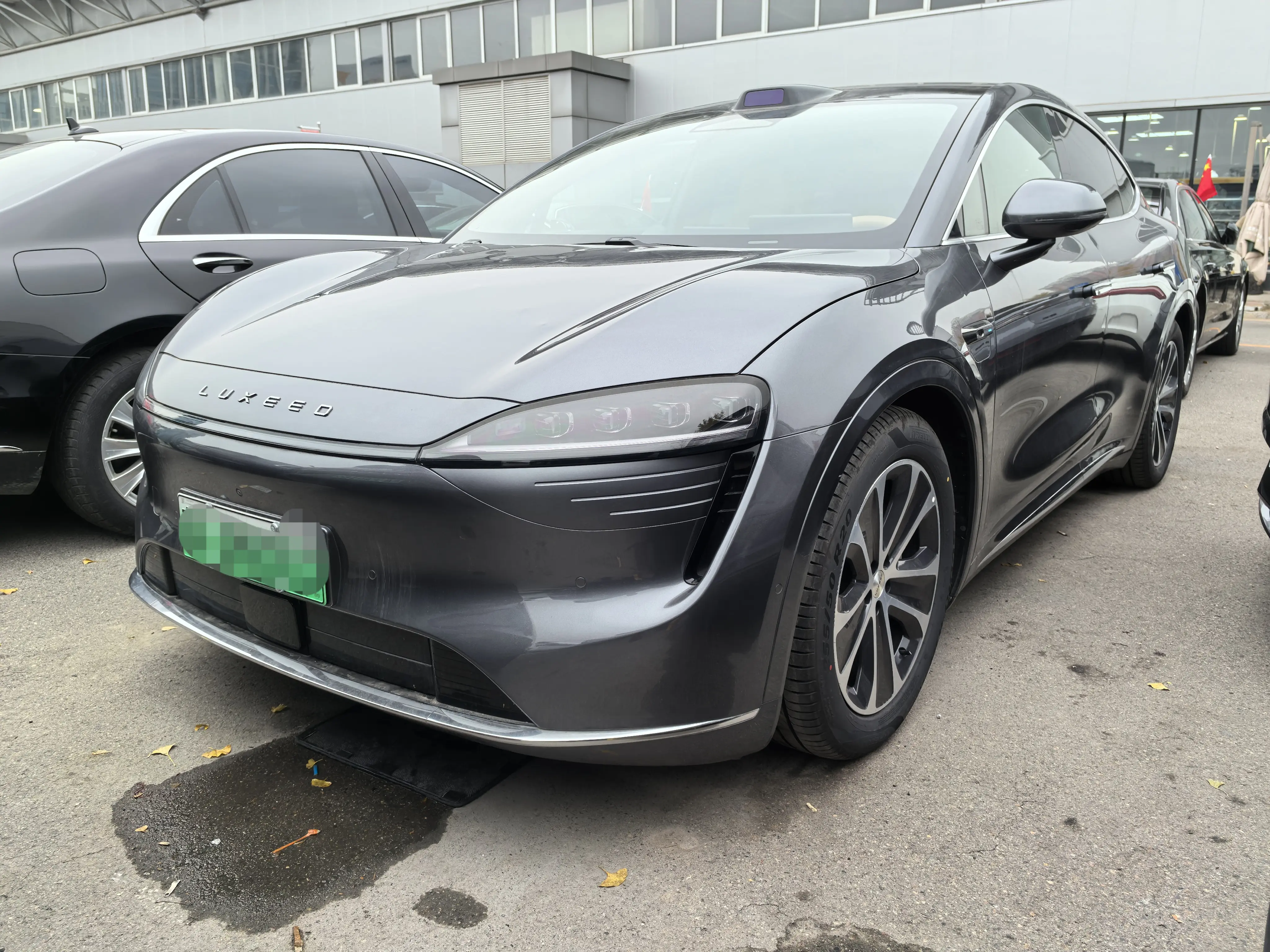 Luxeed Zhijie R7  из Китая