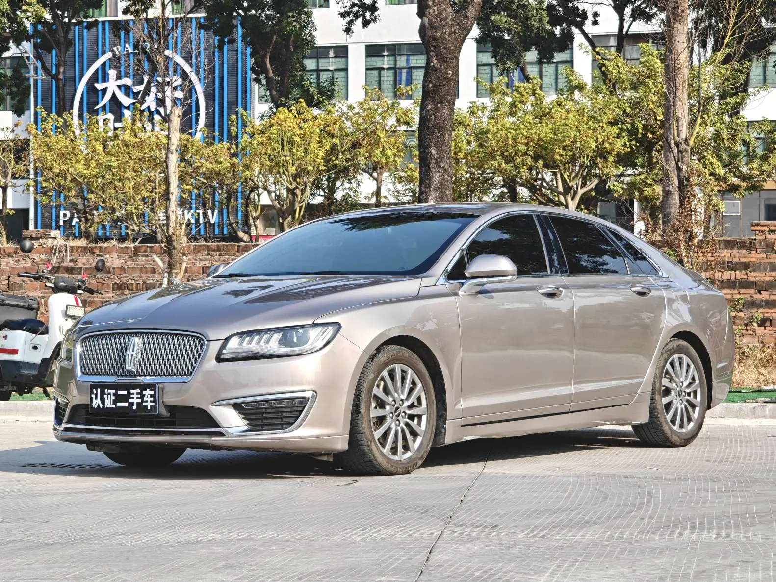 Lincoln MKZ  из Китая