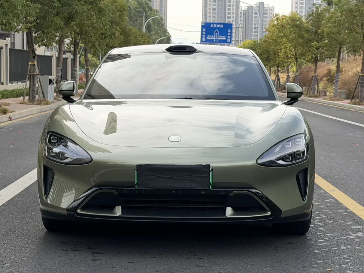 Xiaomi car Xiaomi SU7  из Китая