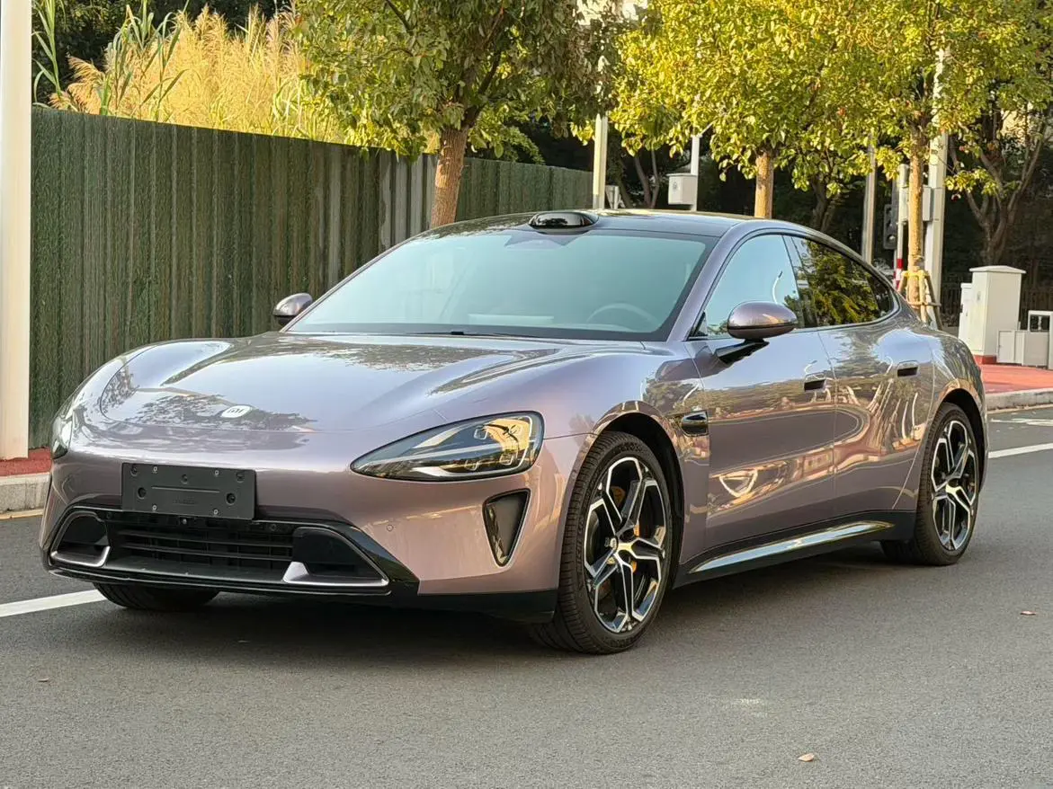 Xiaomi car Xiaomi SU7  из Китая