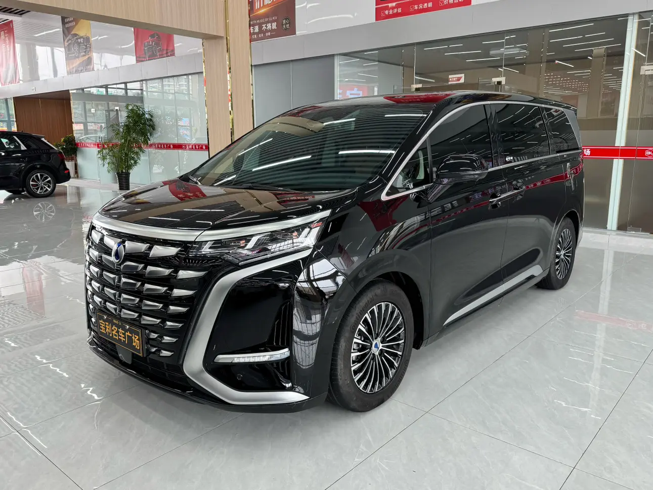 Denza D9 DM  из Китая