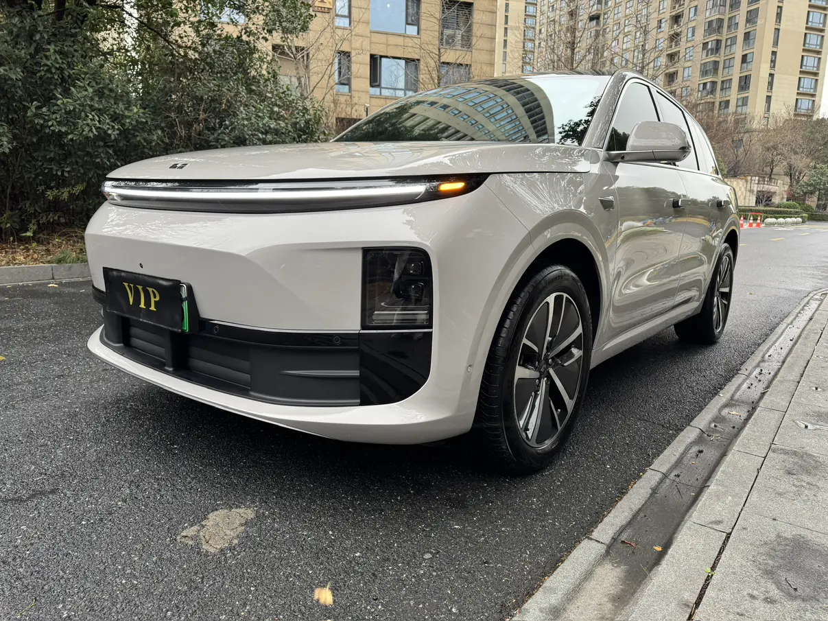 Li L6 (Ideal L6)  из Китая