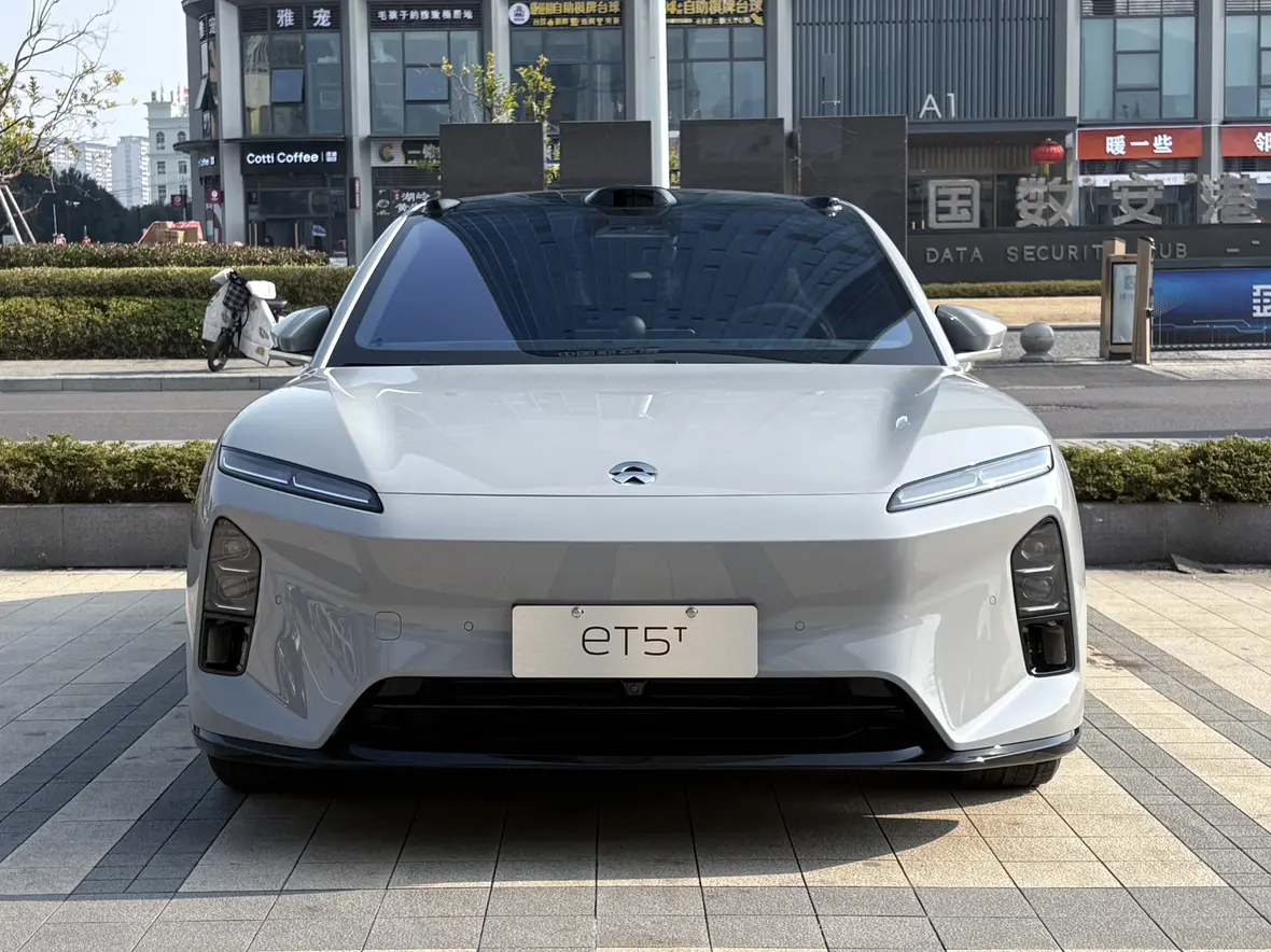 NIO ET5T  из Китая