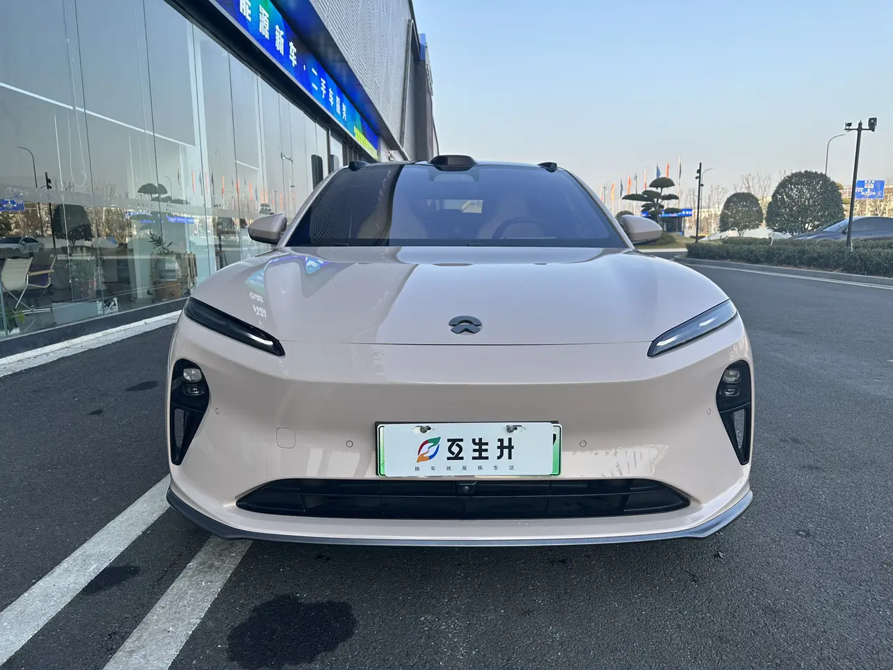 NIO ET5  из Китая
