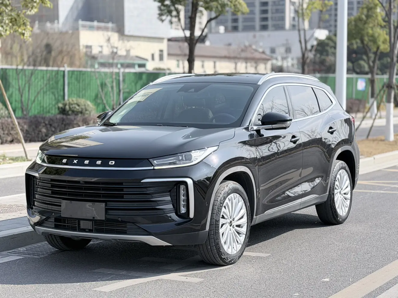 Exeed TXL (Stars in the clouds)  из Китая