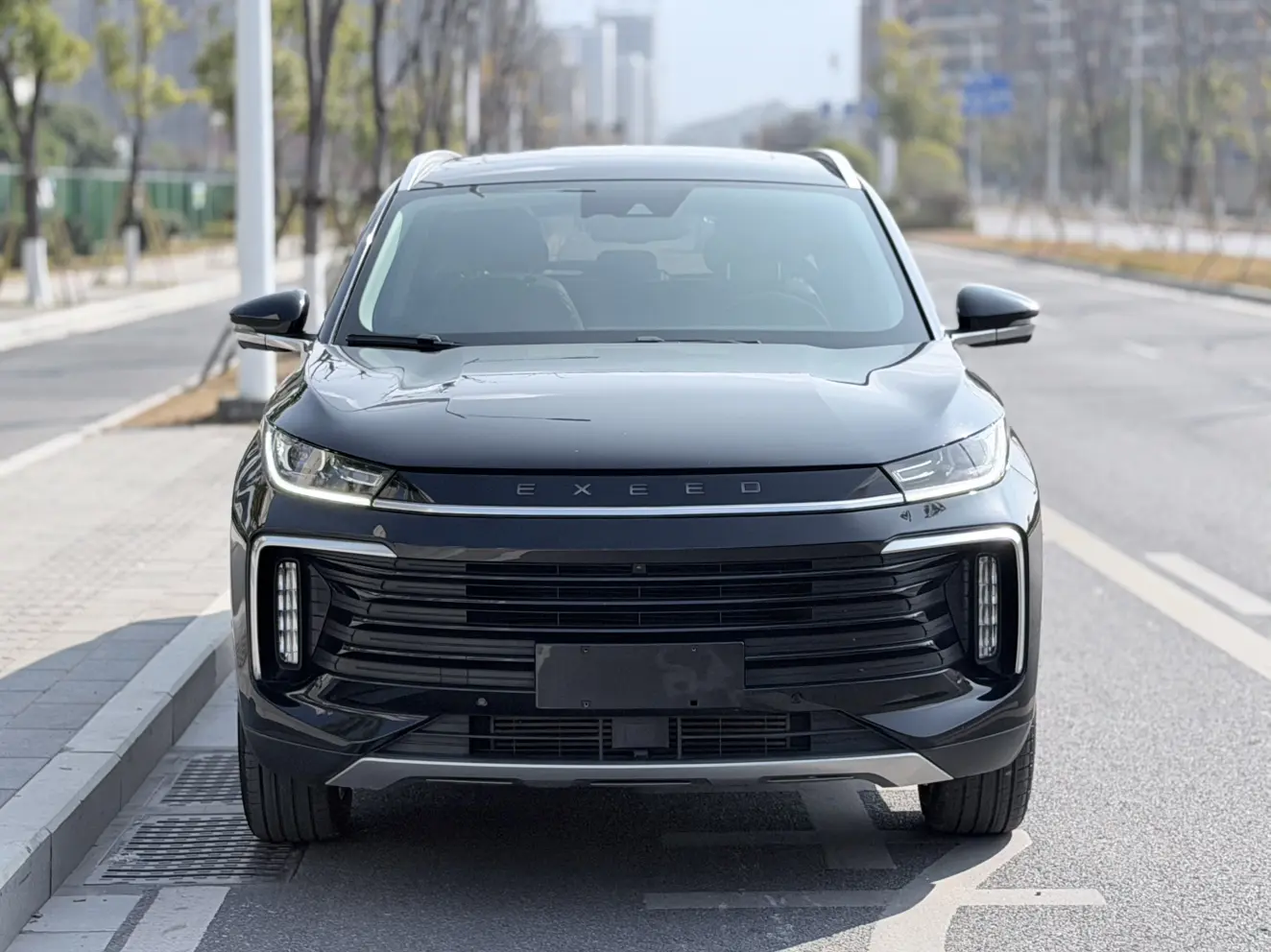 Exeed TXL (Stars in the clouds)  из Китая