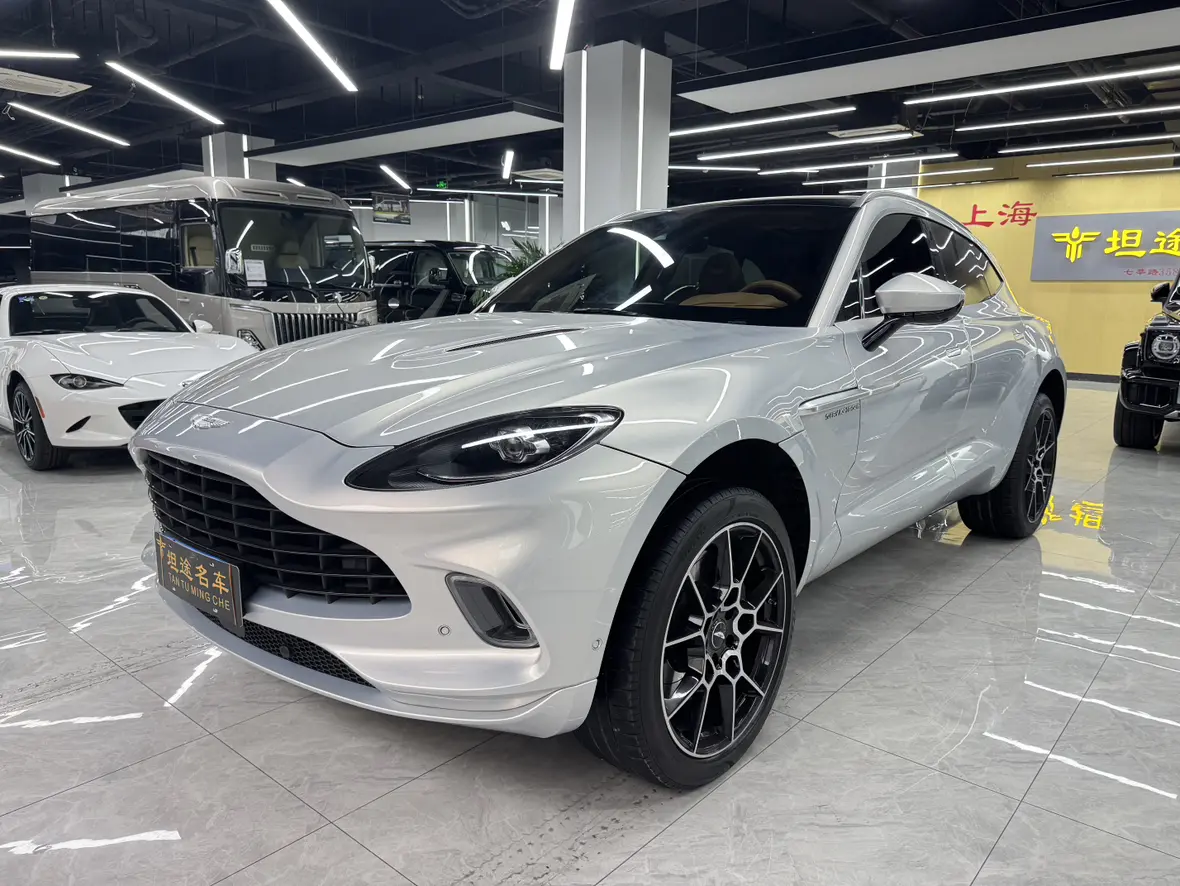 Aston Martin DBX  из Китая