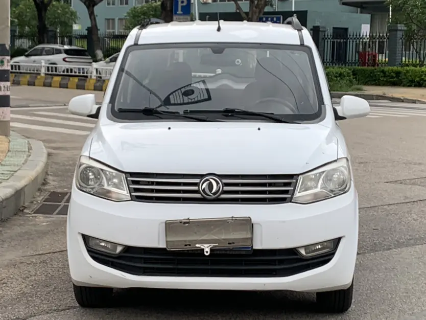 Dongfeng Fengon 330  из Китая