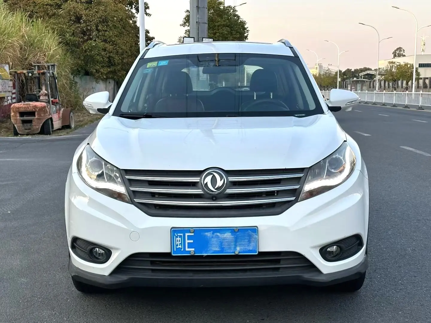 Dongfeng Fengon 580  из Китая