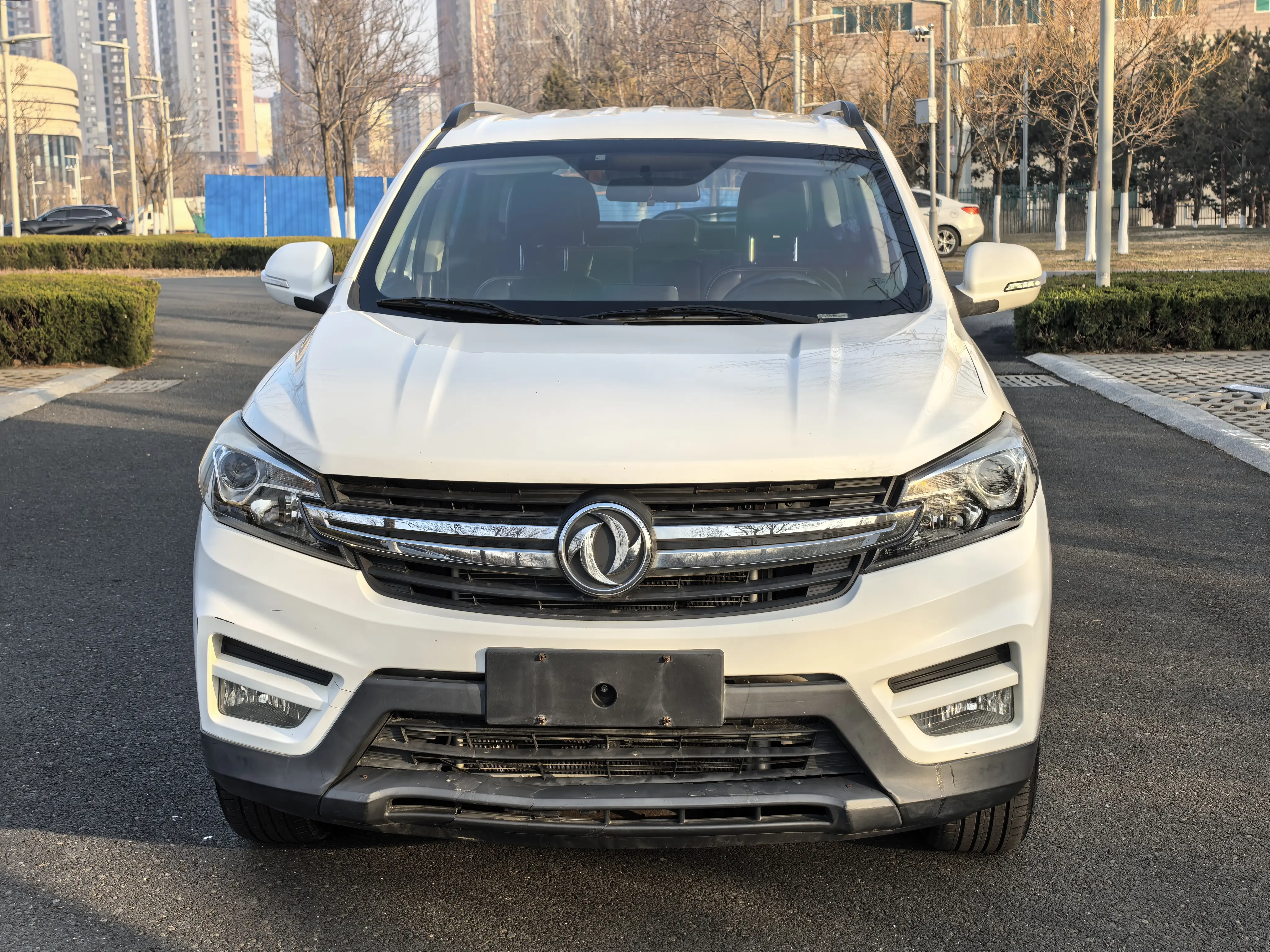 Dongfeng Scenery S560  из Китая