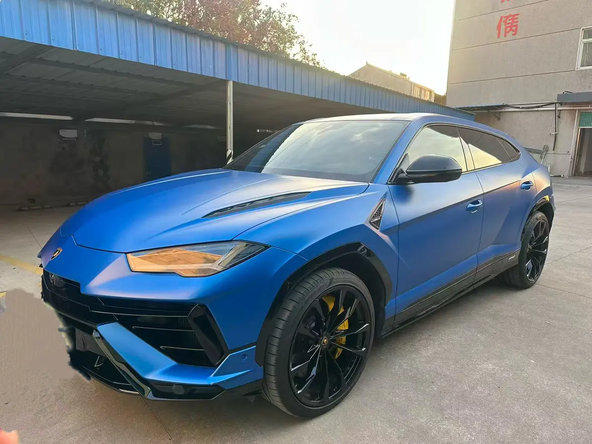 Lamborghini Urus  из Китая