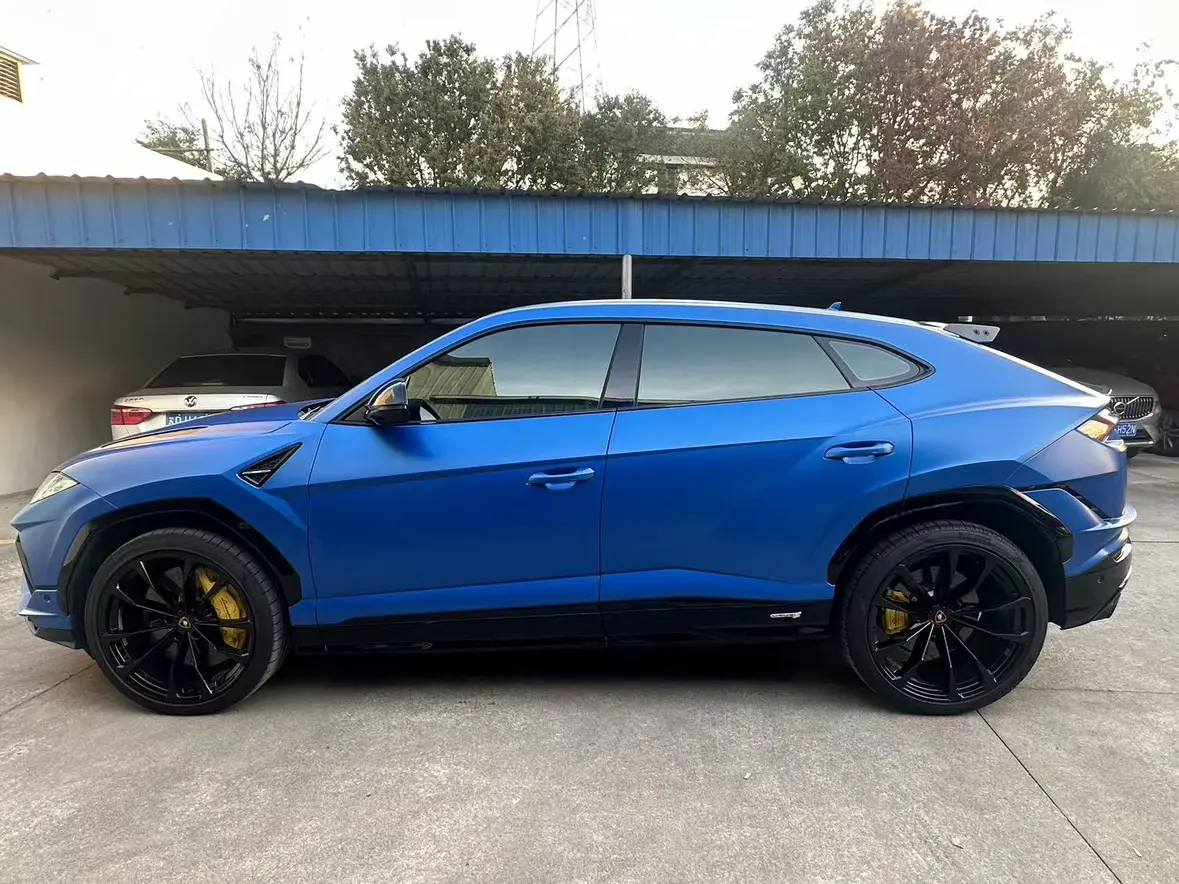 Lamborghini Urus  из Китая