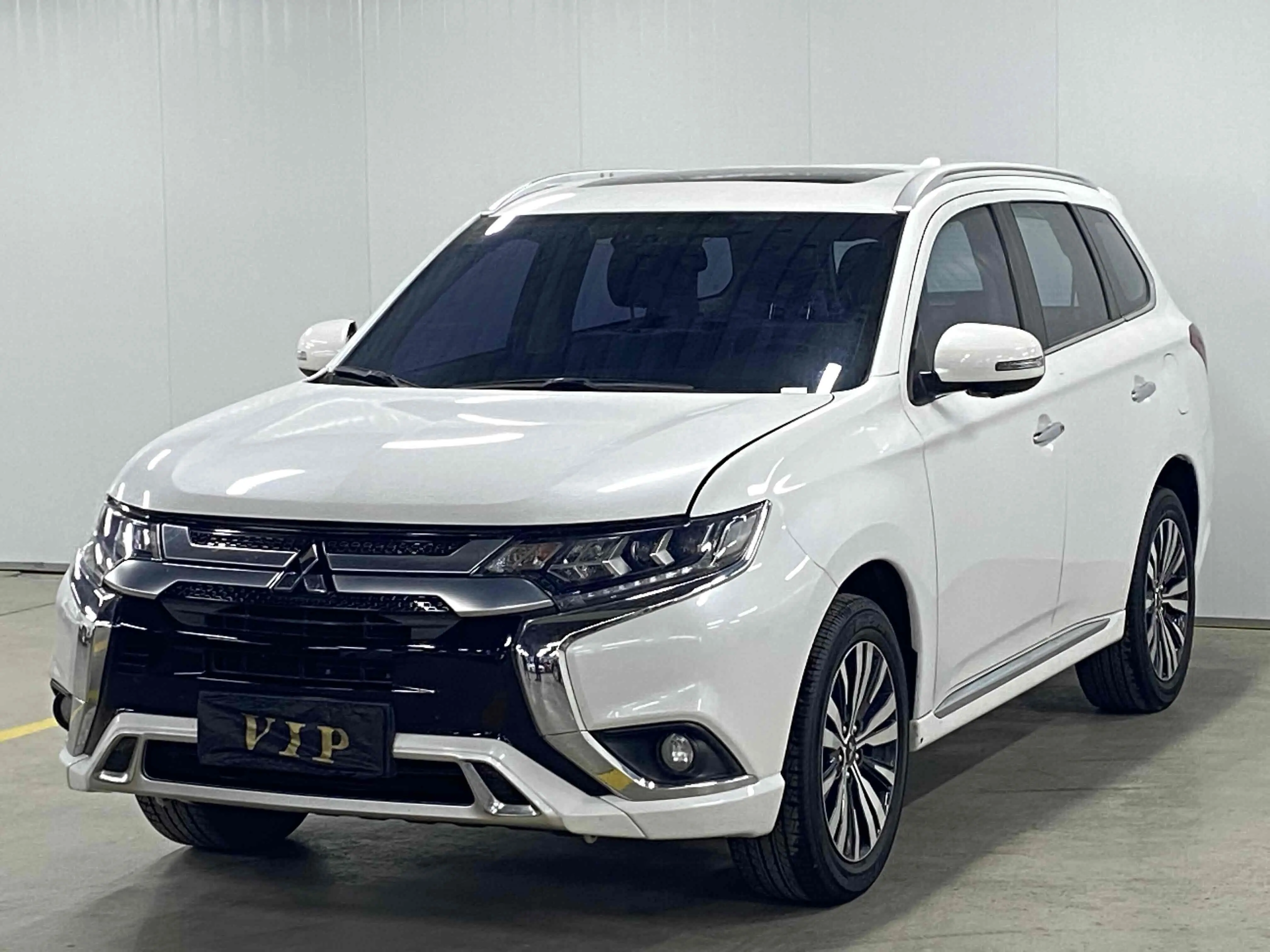 Mitsubishi Outlander  из Китая