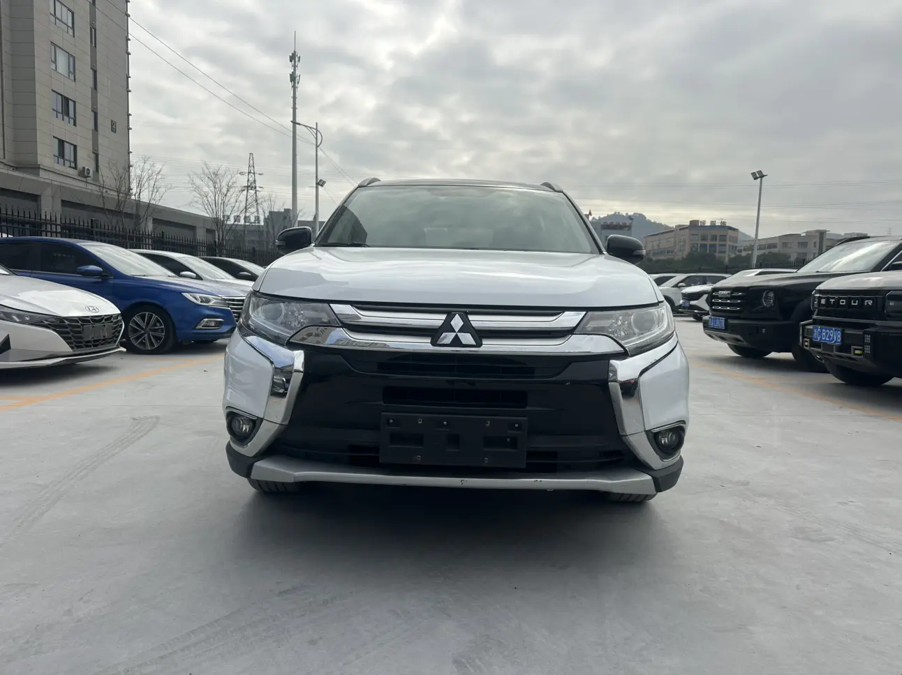 Mitsubishi Outlander  из Китая