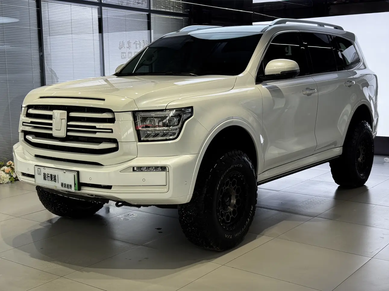 Tank 500 Hi4-T  из Китая