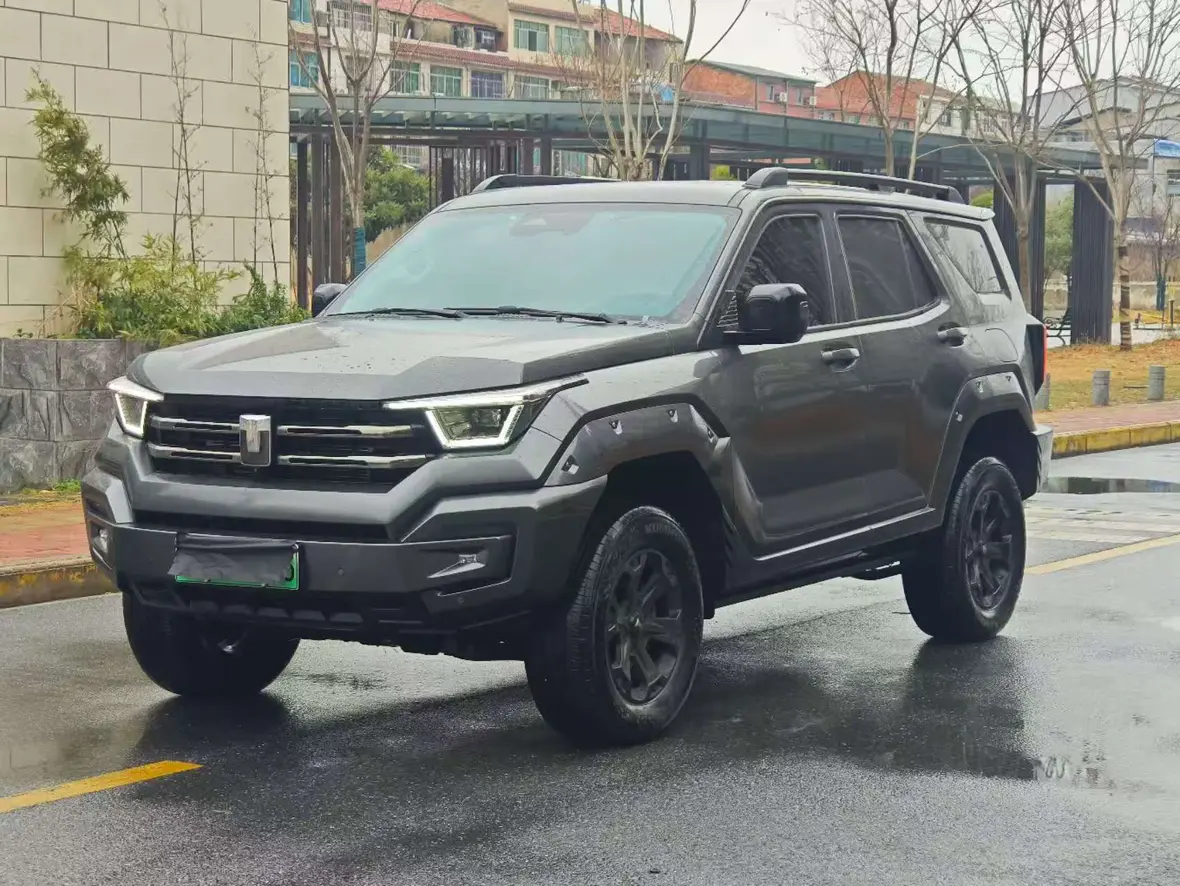 Tank 400 Hi4-T  из Китая