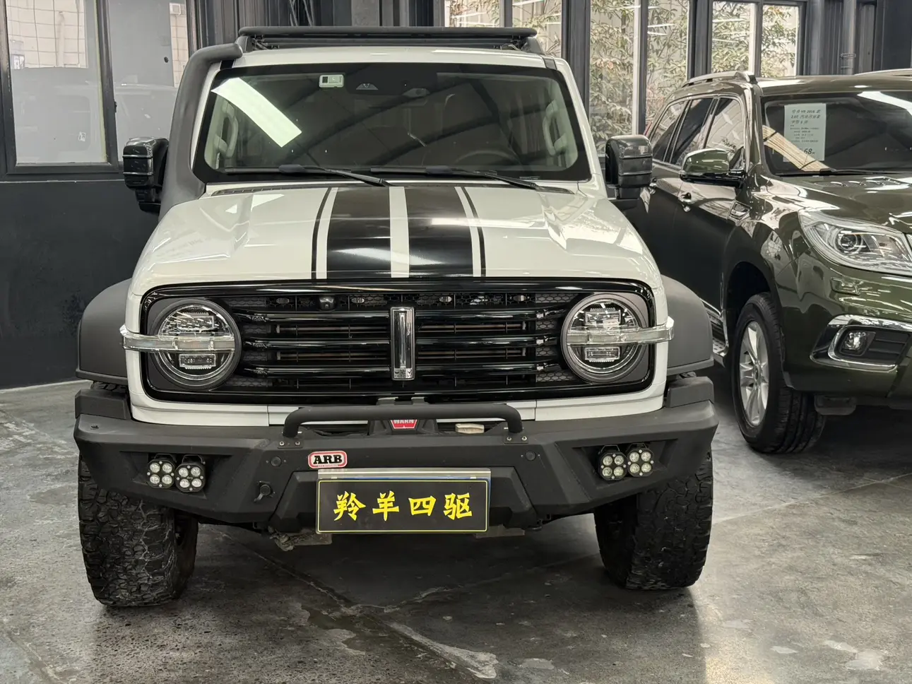 Tank 300  из Китая