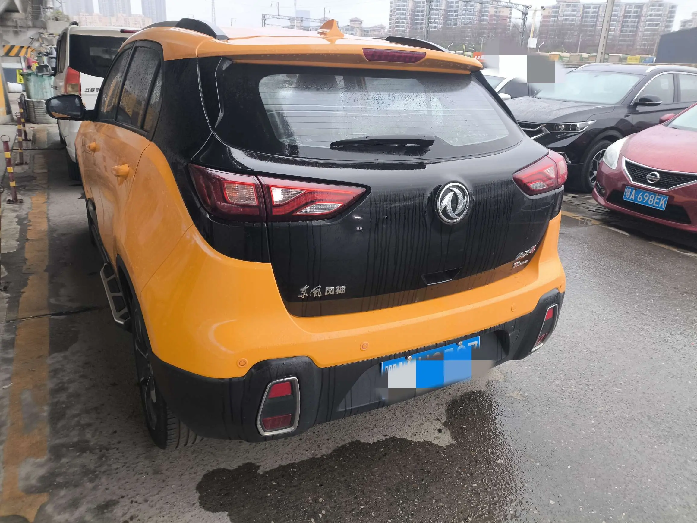 Dongfeng Fengshen AX4  из Китая