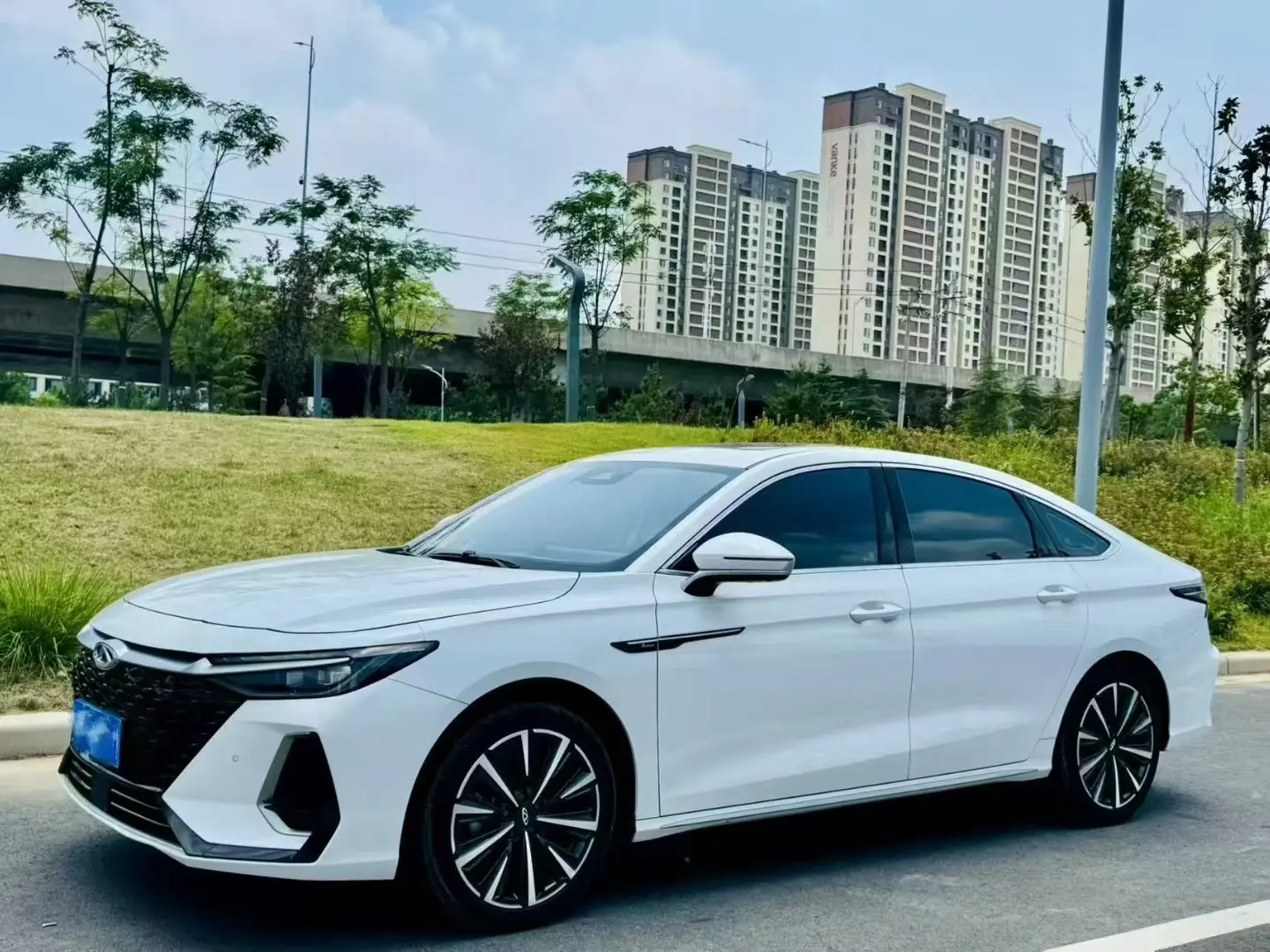 Chery Arrizo 8  из Китая