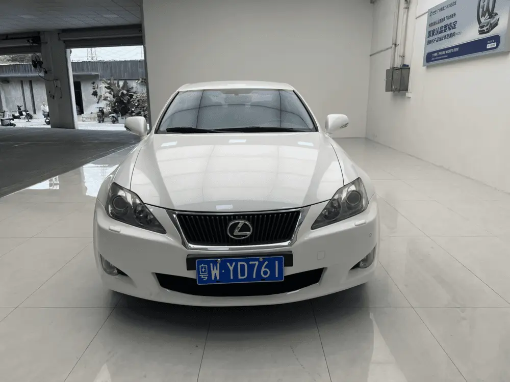 Lexus IS  из Китая