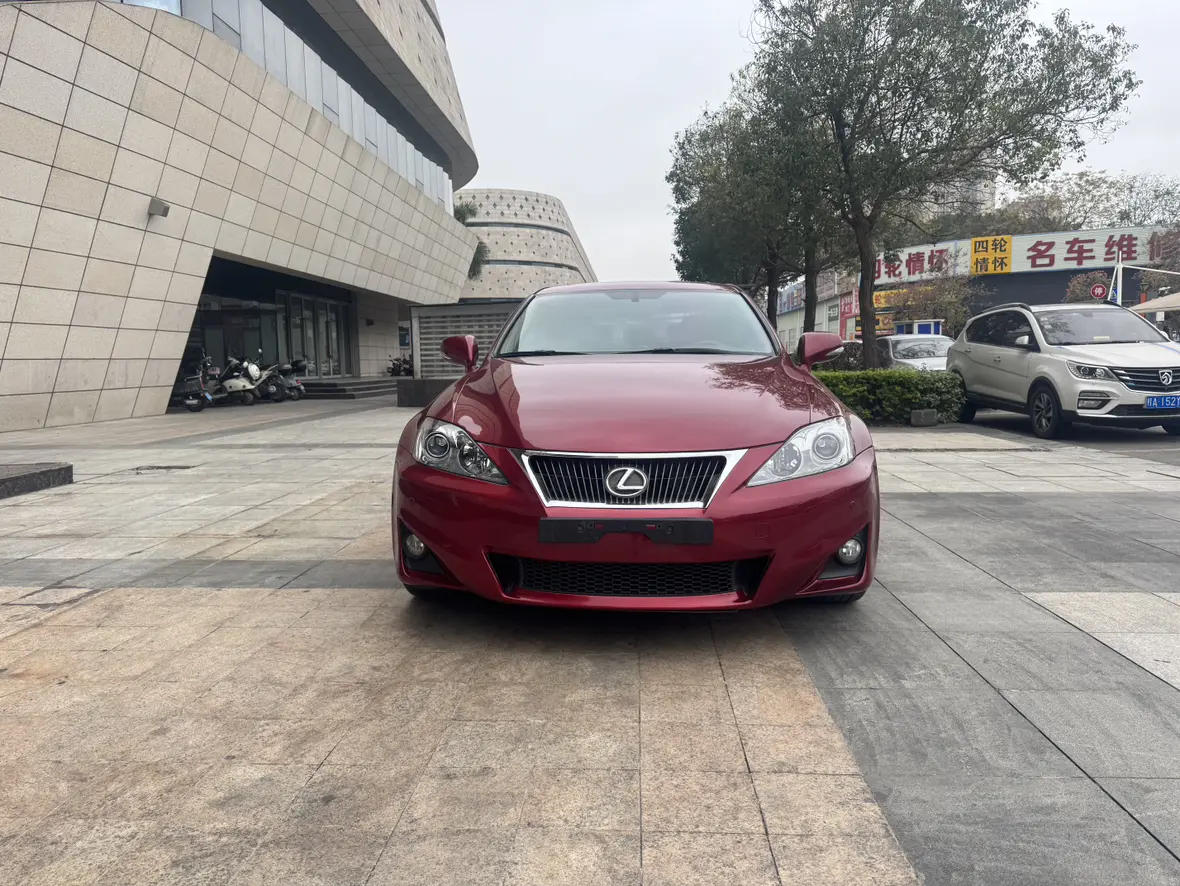 Lexus IS  из Китая