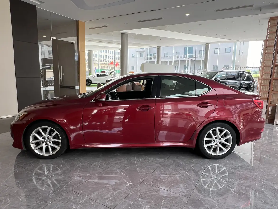 Lexus IS  из Китая
