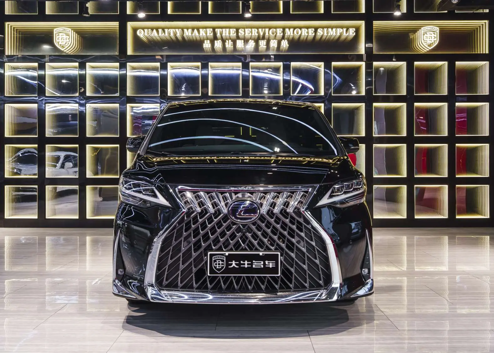 Lexus LM  из Китая