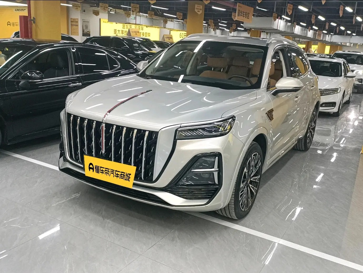 Hongqi HS5  из Китая