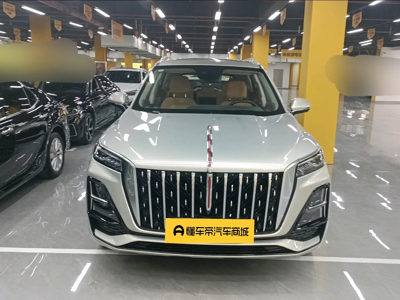 Hongqi HS5  из Китая