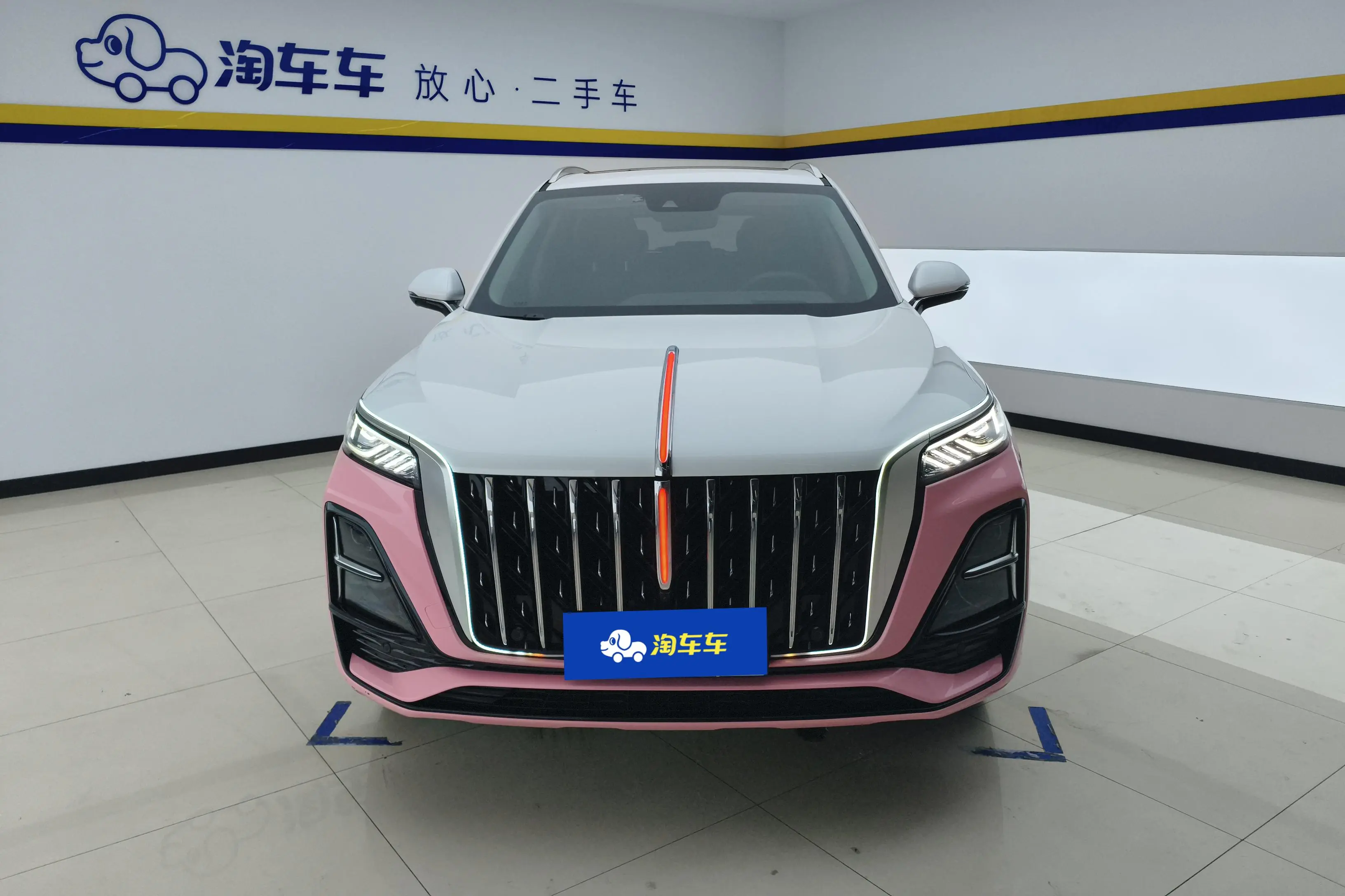 Hongqi HS5  из Китая