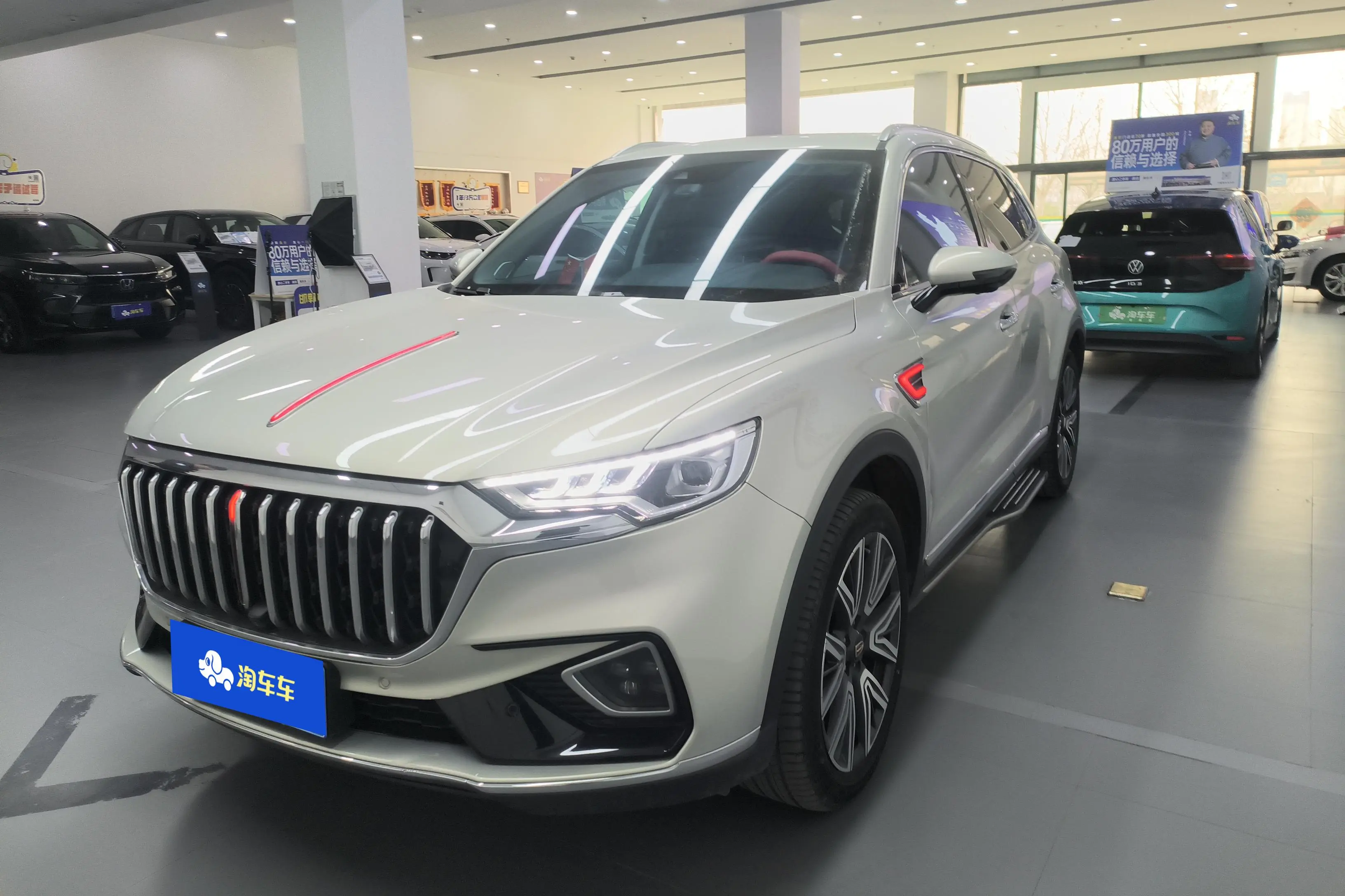 Hongqi HS5  из Китая