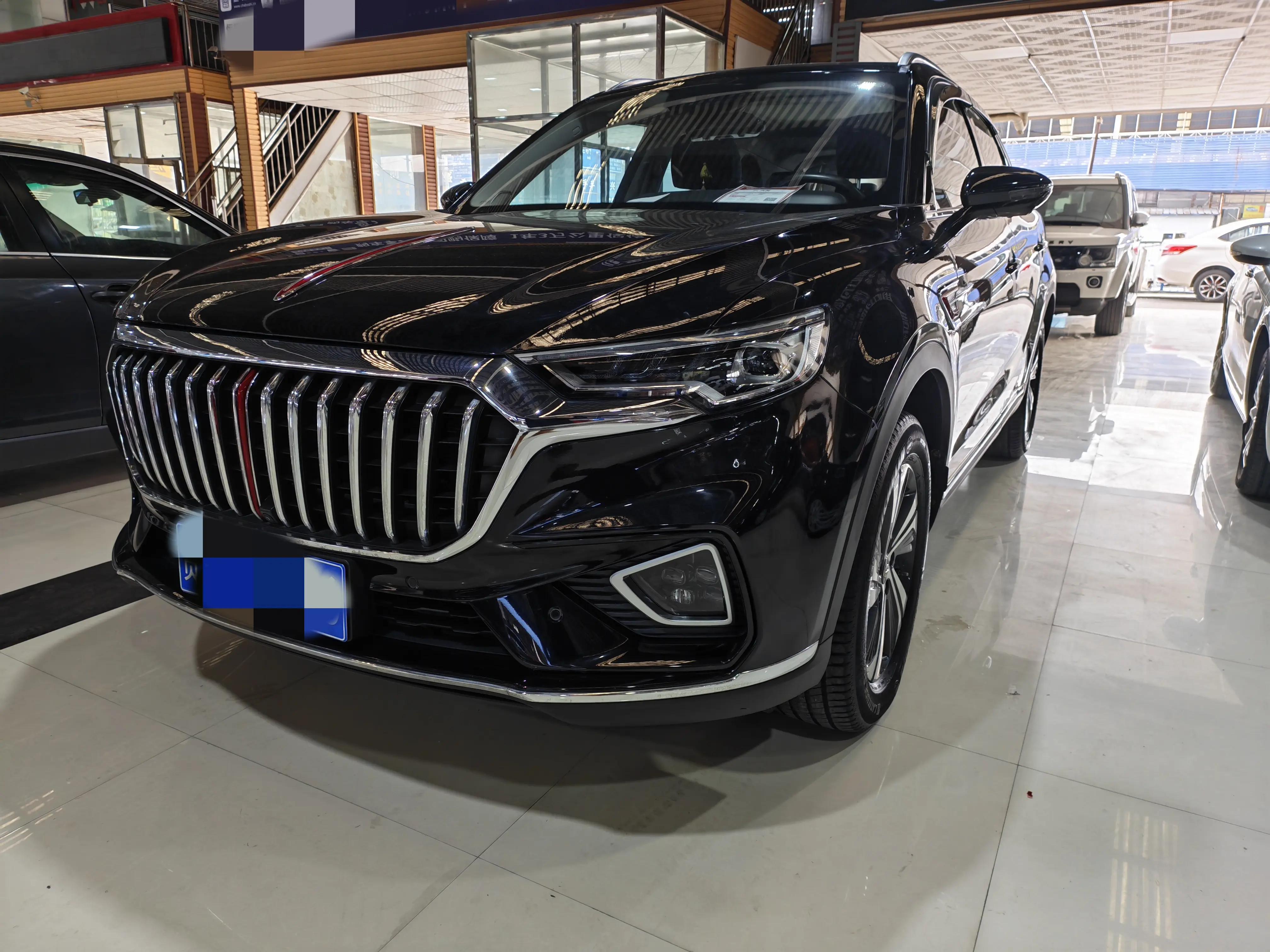 Hongqi HS5  из Китая