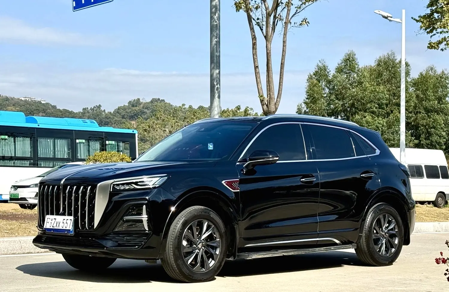Hongqi HS5  из Китая