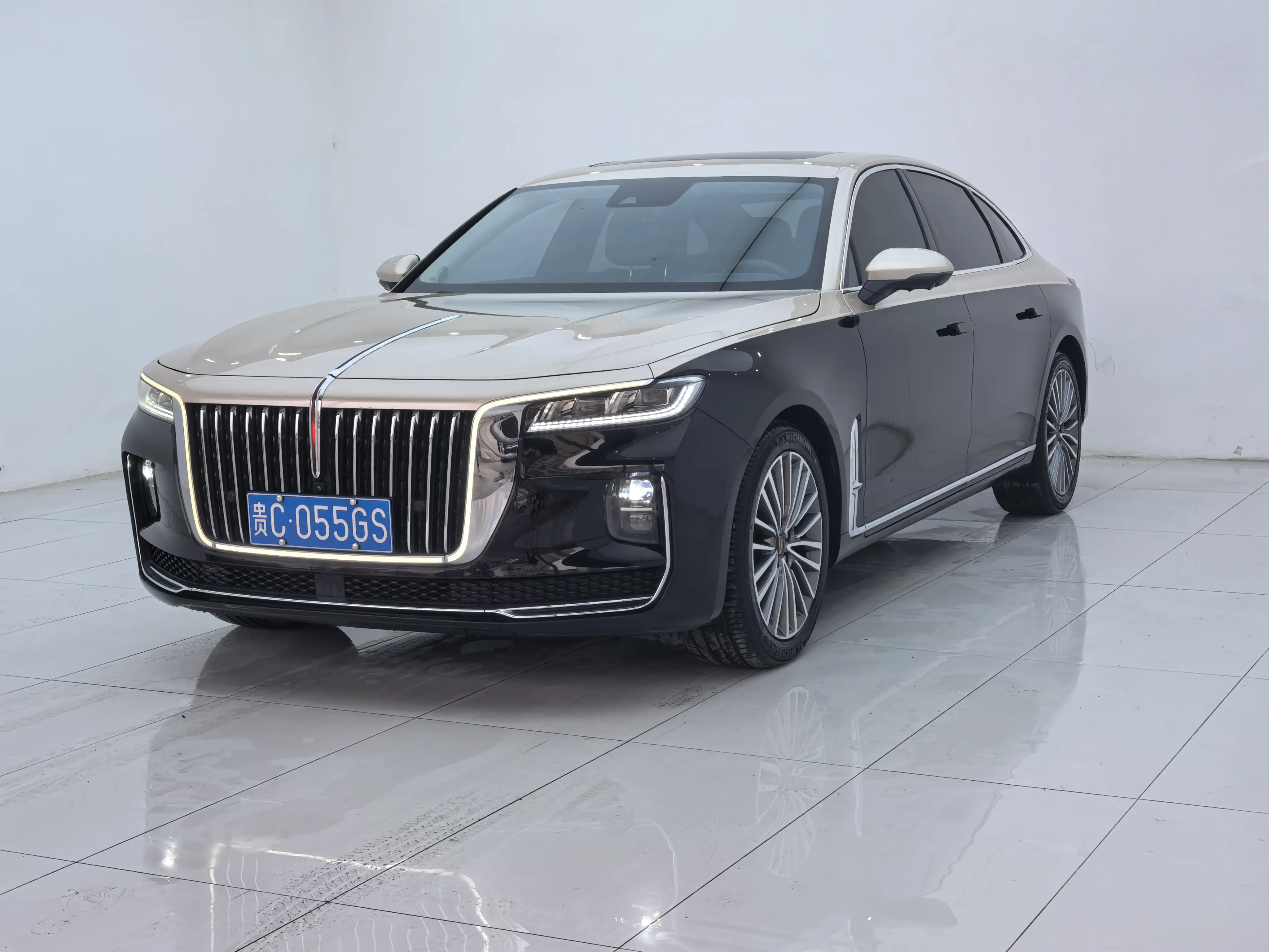 Hongqi H9  из Китая