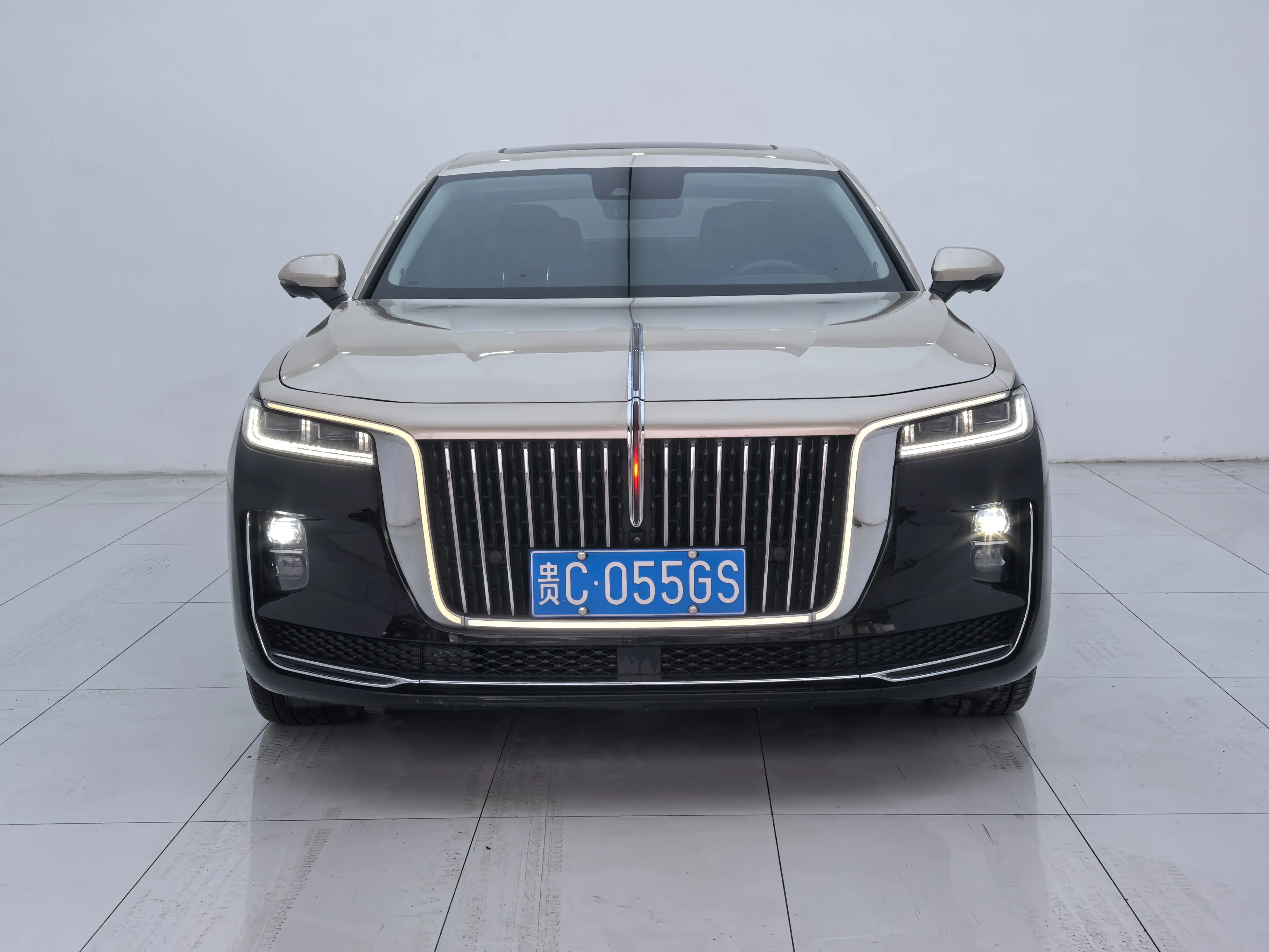 Hongqi H9  из Китая