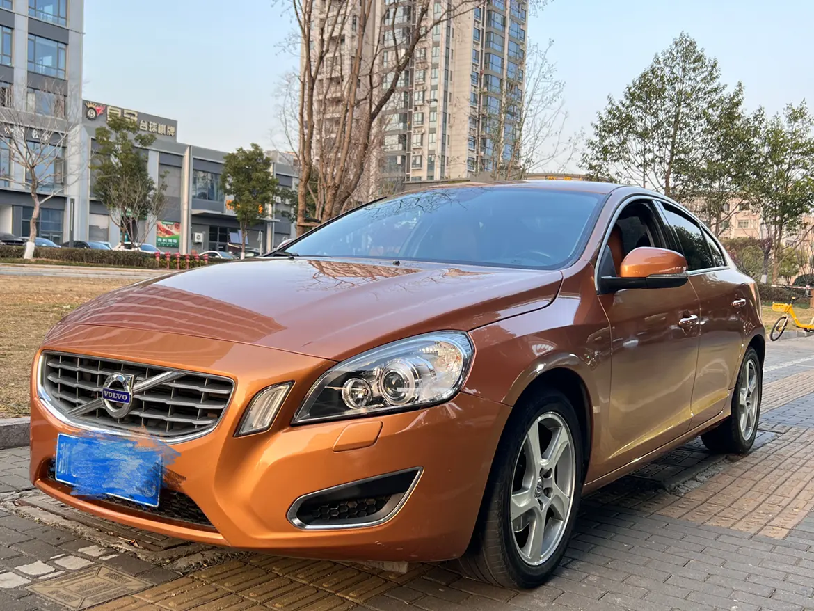 Volvo S60  из Китая