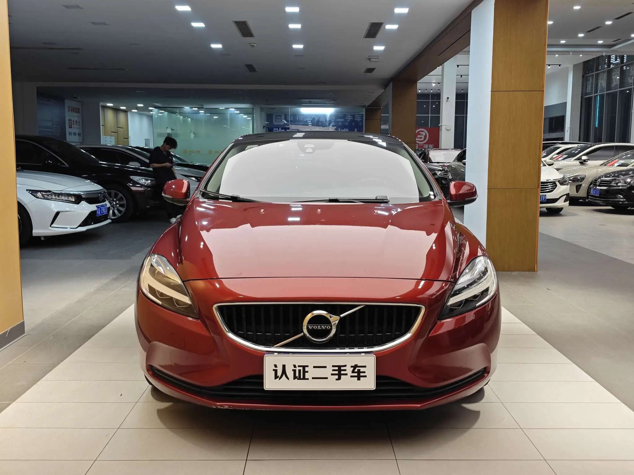 Volvo V40  из Китая