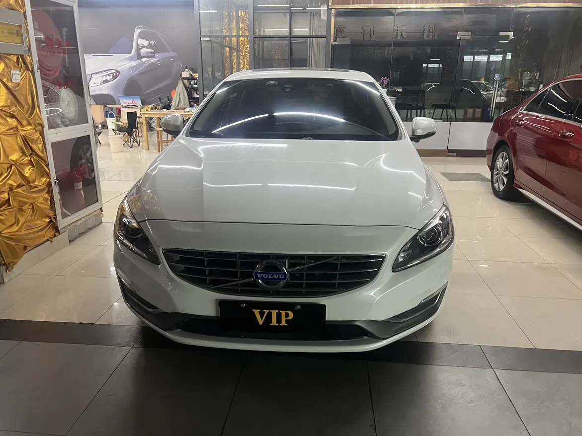 Volvo S60  из Китая