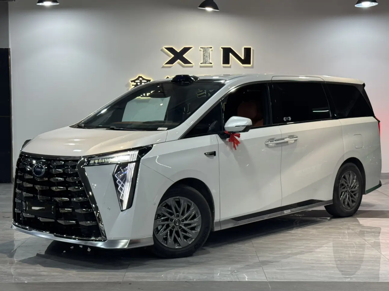 GAC Trumpchi aspires to the M8  из Китая