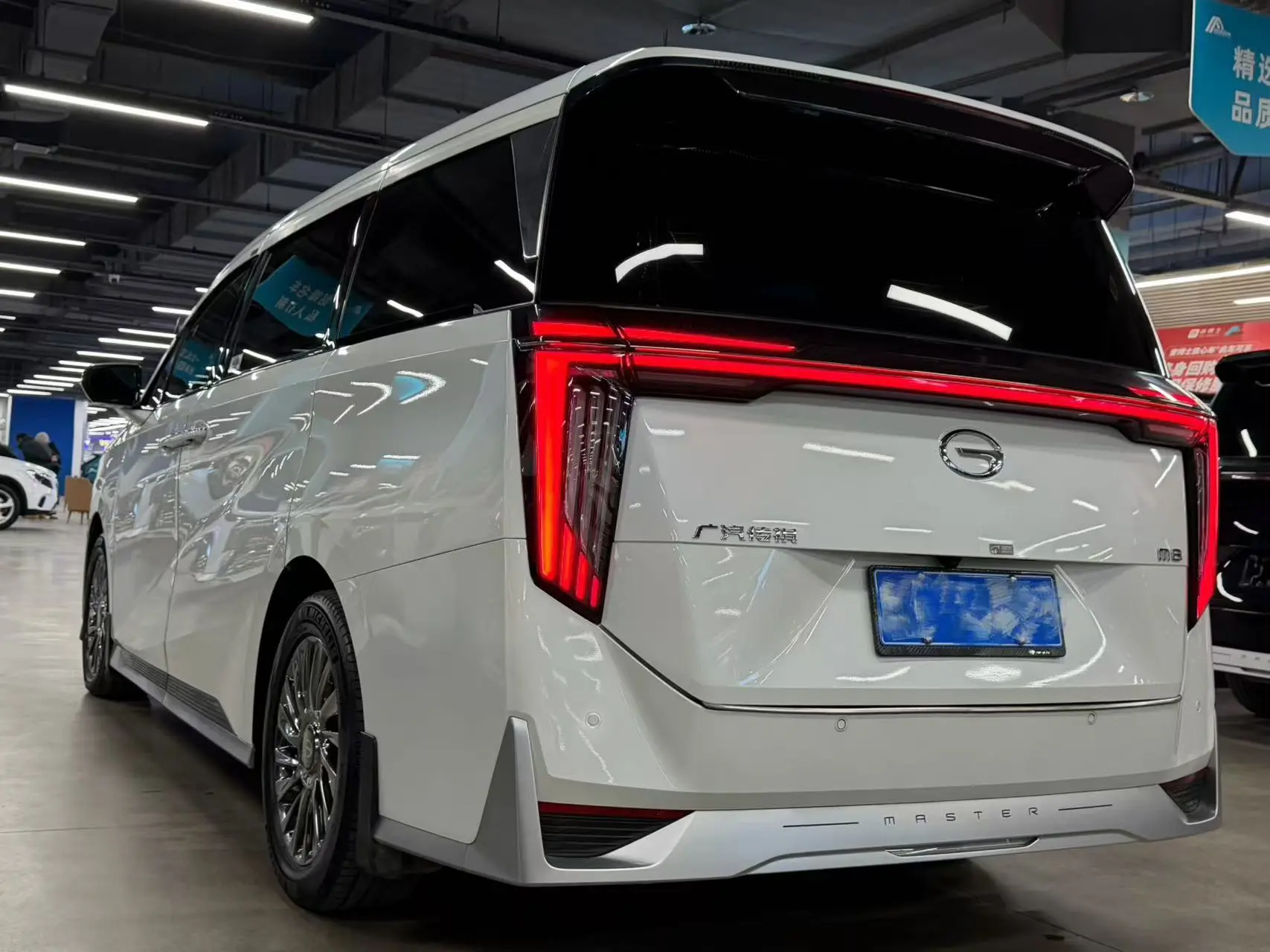 GAC Trumpchi M8  из Китая