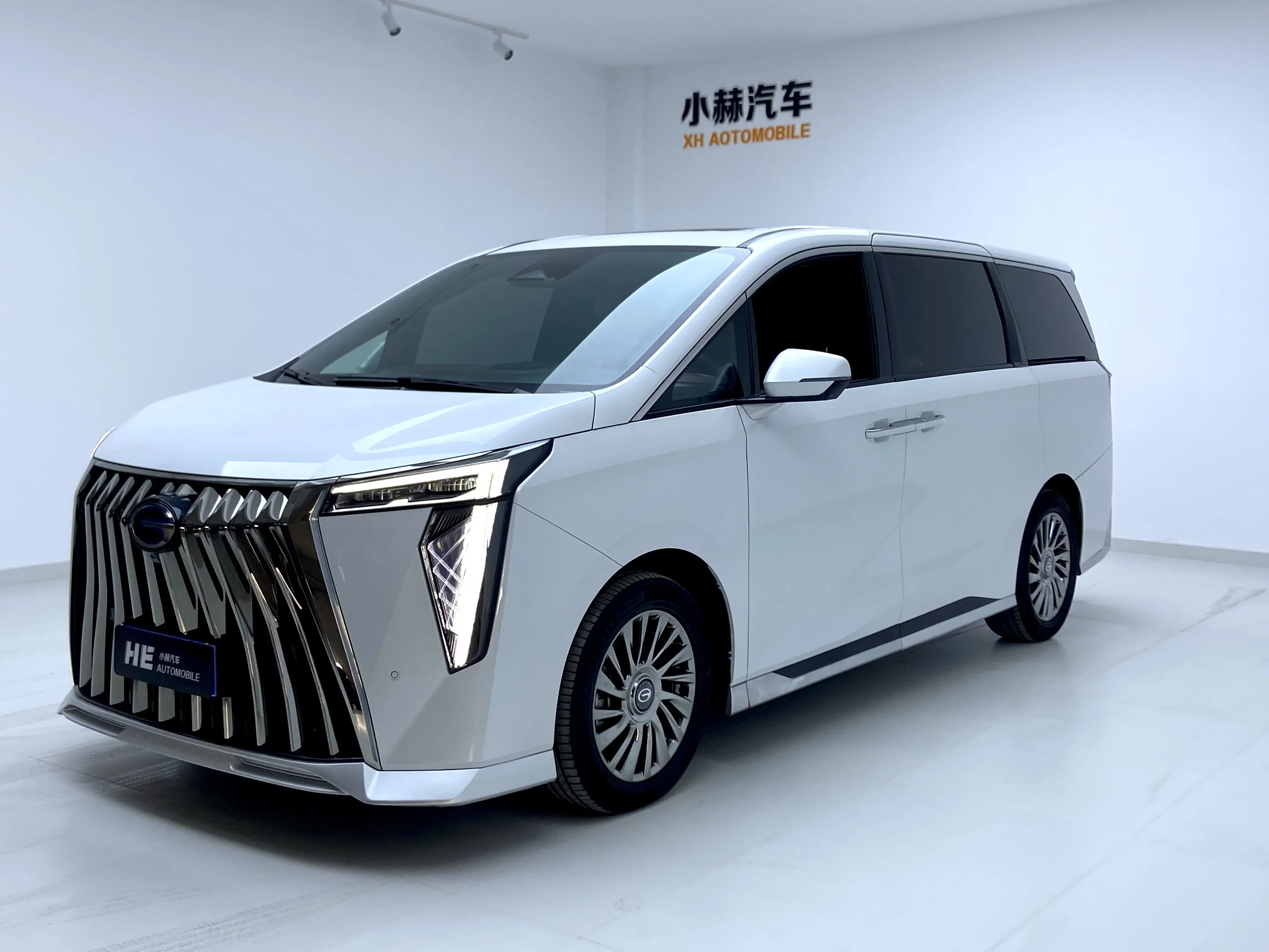 GAC Trumpchi M8  из Китая