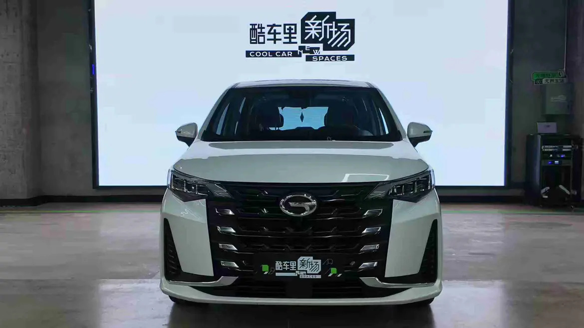 GAC Trumpchi M6  из Китая