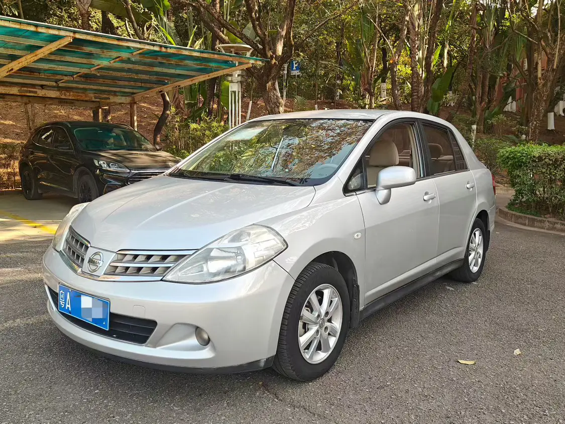 Nissan Tiida  из Китая